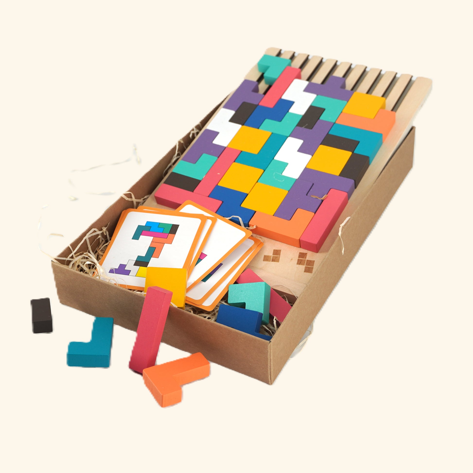 Holzpuzzle "Tetris Block" – Buntes 3D Lernspiel mit geometrischen Formen - Wolkenzwerge
